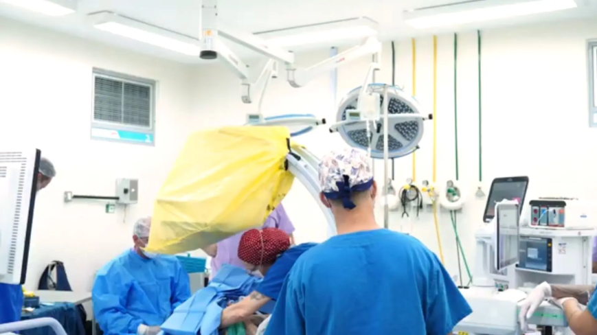Primeira cirurgia com polilaminina do Estado é realizada no hospital mililar na capital